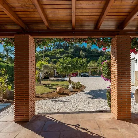Con Piscina Cerca De La Playa Villa